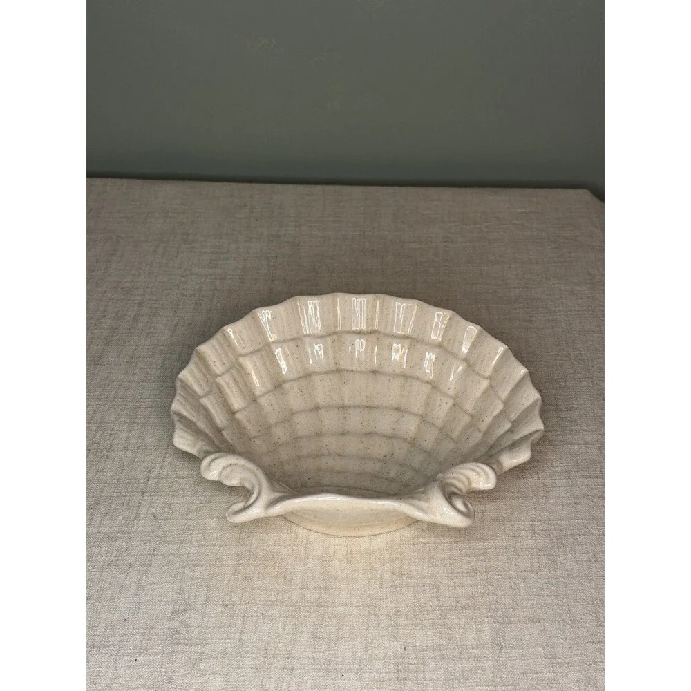 Vintage 1970s Byron Mold Ceramic Clamshell Bowl Seashell Coastal Cottage Decor